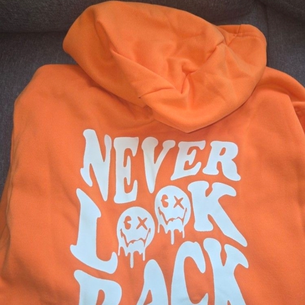🧡Men's Orange Hoodie with Graphic Print💥